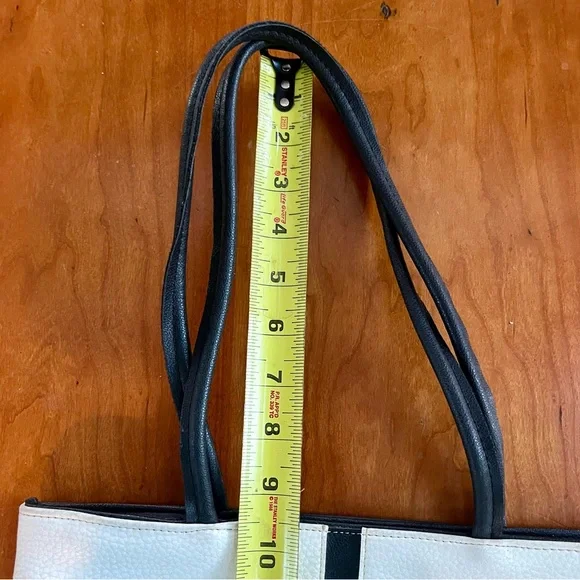 Vintage 1980’s Black and White Pebbled Leather Cross-Accent Checker Shoulder Bag - Picture 11 of 14